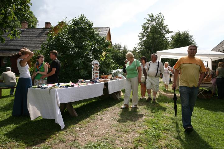 Annas dienas tirdziņš Pastariņa muzejā. Foto: Kristīne Ozola